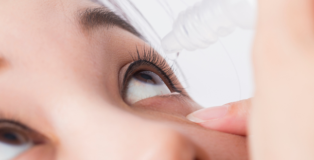 目の奥を調べる検査（眼底検査）